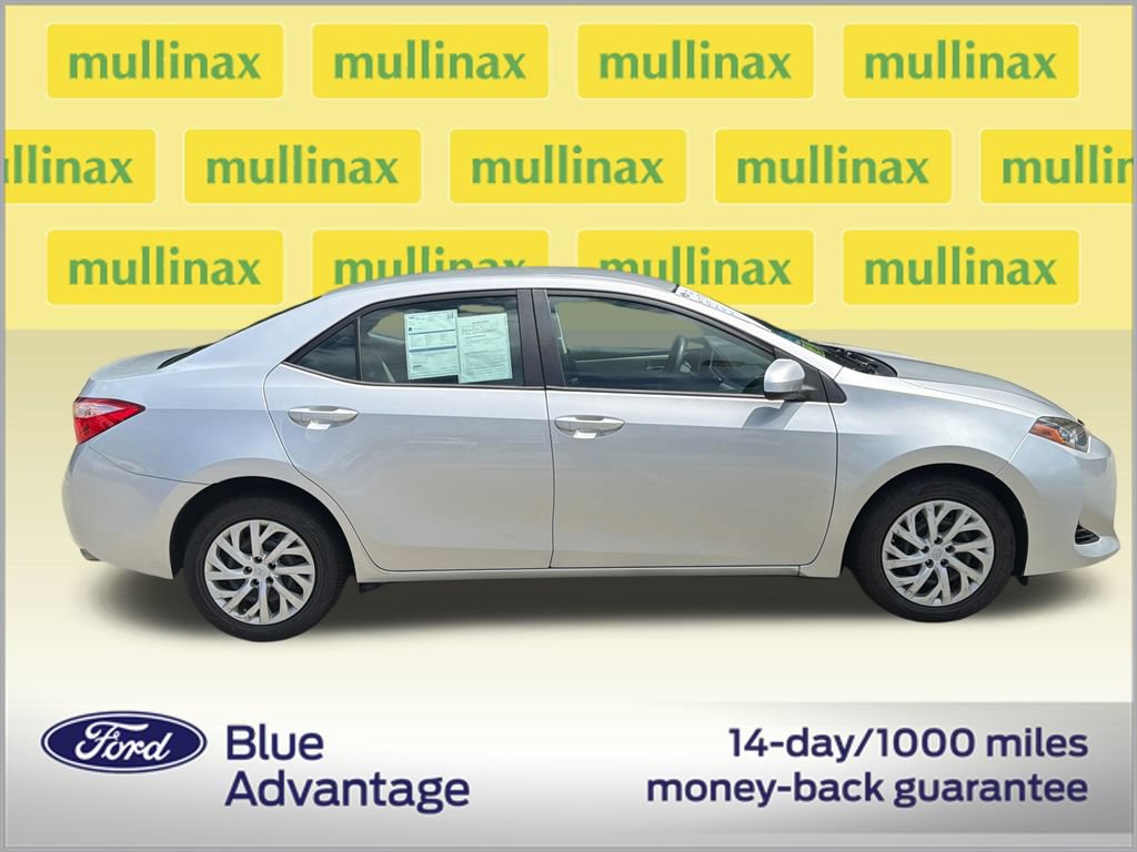 Used 2017 Toyota Corolla LE w/ Carpet Mat Package (TMS) FWD image 2
