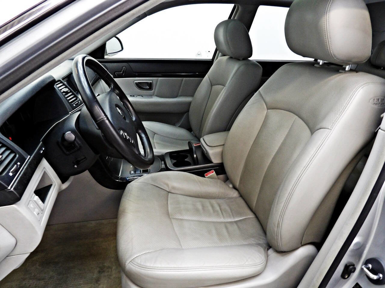 Used 2007 Kia Amanti w/ Leather Pkg image 11