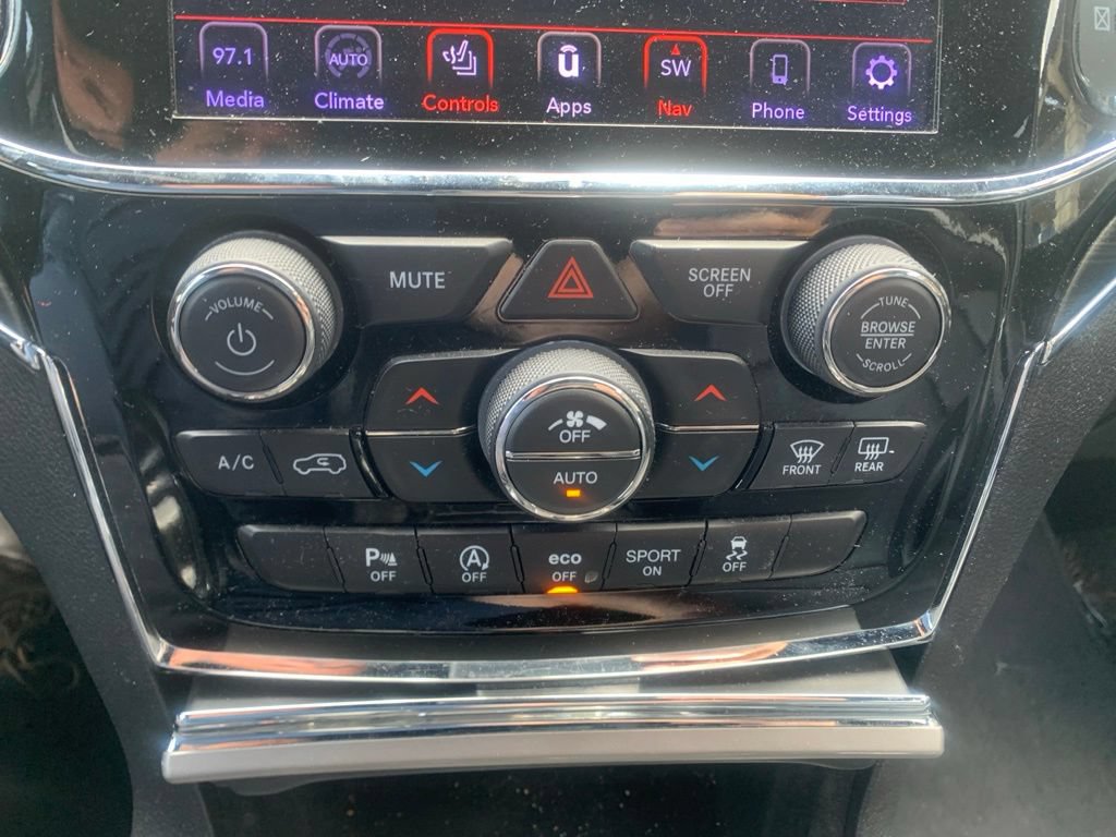 Used 2020 Jeep Grand Cherokee Limited w/ Luxury Group II RWD image 49