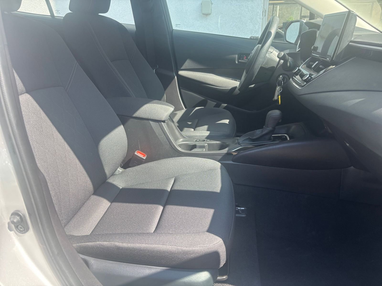 Used 2025 Toyota Corolla LE image 25