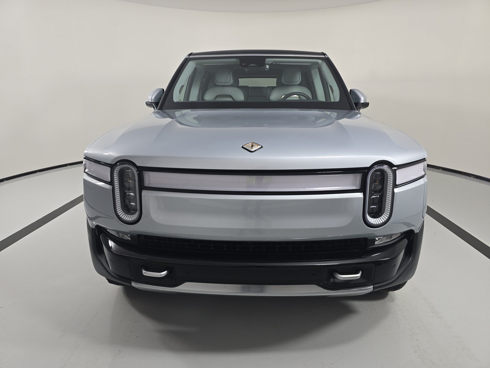 Used 2024 Rivian R1S Adventure AWD/4WD image 8