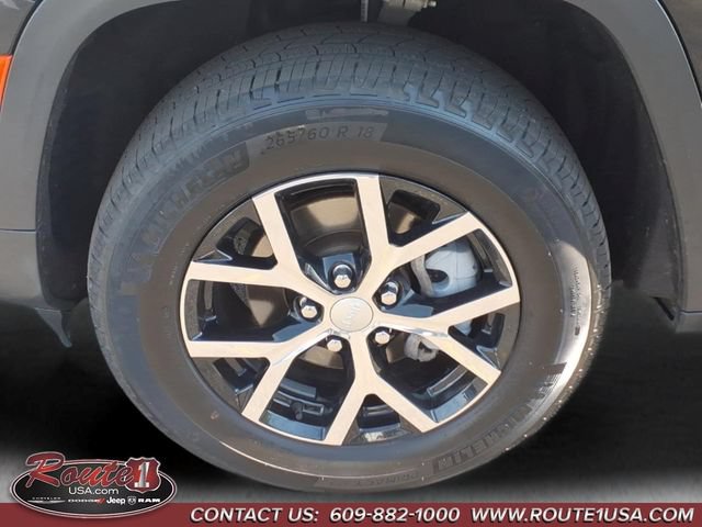 Used 2023 Jeep Grand Cherokee Limited AWD/4WD image 10