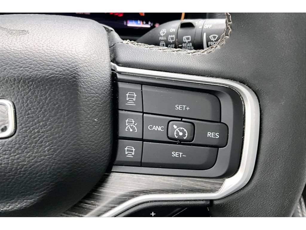 Used 2024 Jeep Wagoneer Series III AWD/4WD image 28