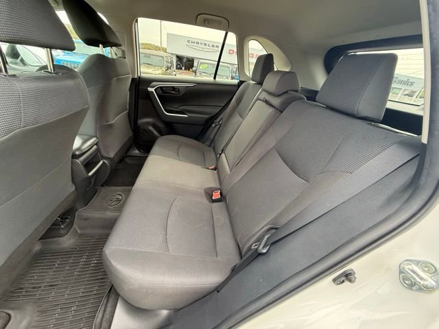 Used 2020 Toyota RAV4 LE image 10