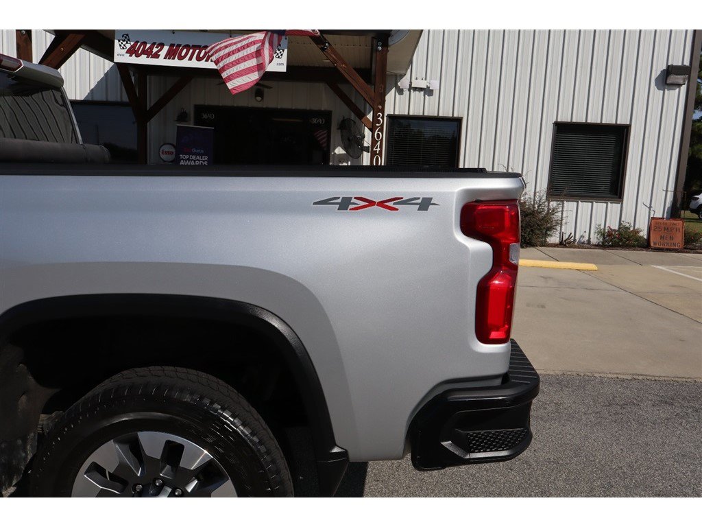 Used 2021 Chevrolet Silverado 2500 Custom w/ Custom Value Package AWD/4WD image 3