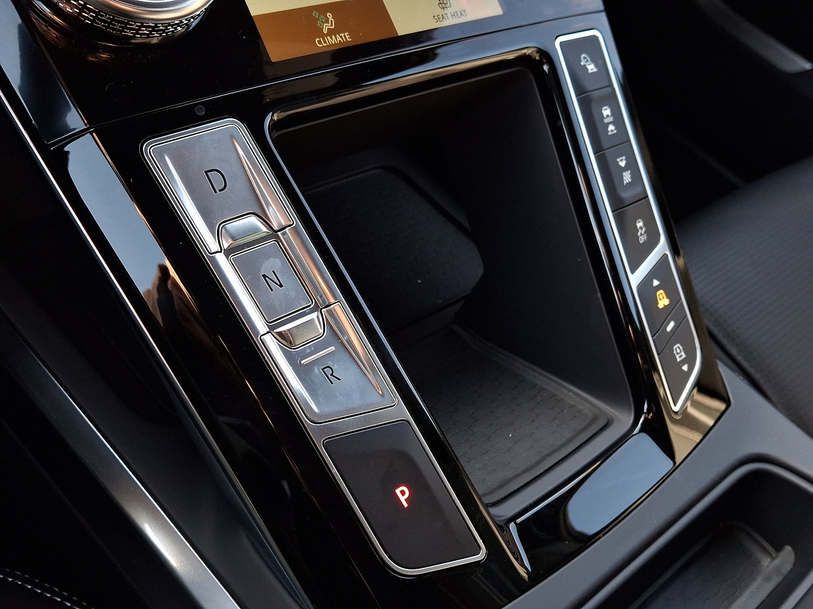 New 2024 Jaguar I-PACE R-Dynamic HSE image 13