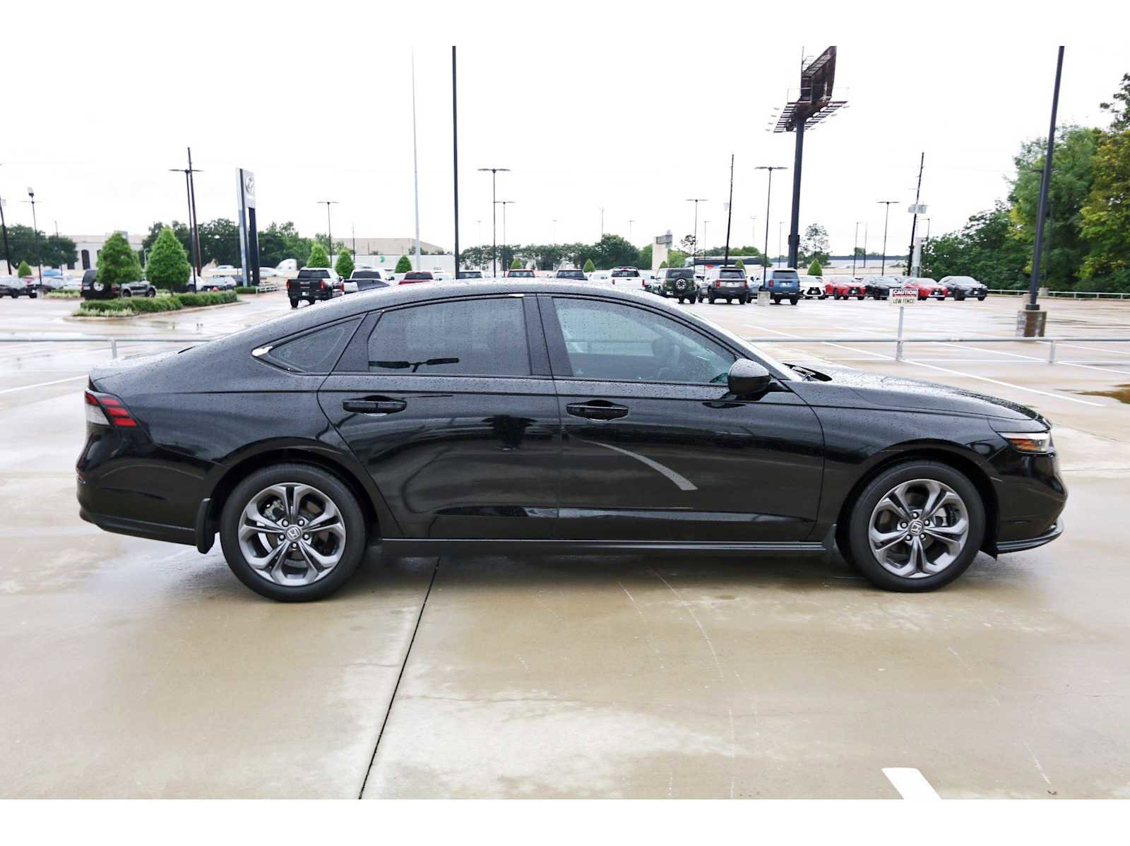 Used 2024 Honda Accord EX image 5
