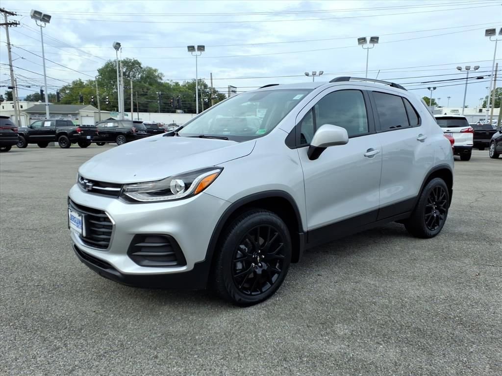 Used 2022 Chevrolet Trax LT w/ Sport Edition image 8