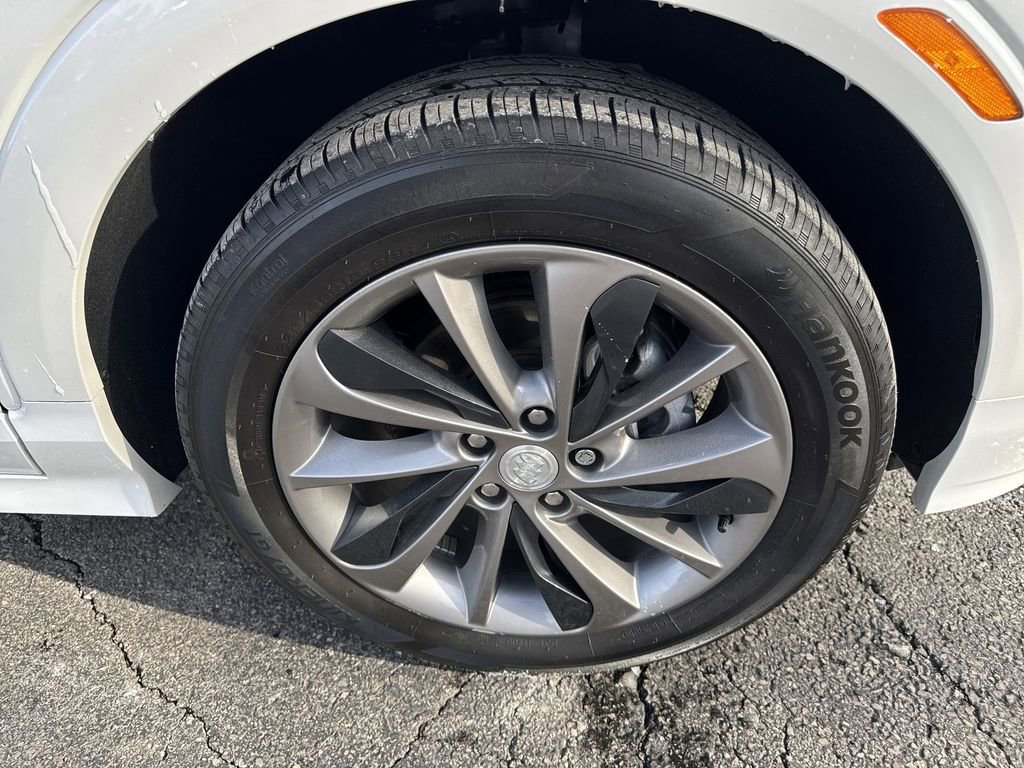 Certified 2022 Buick Encore GX Select w/ Sport Touring Package image 29