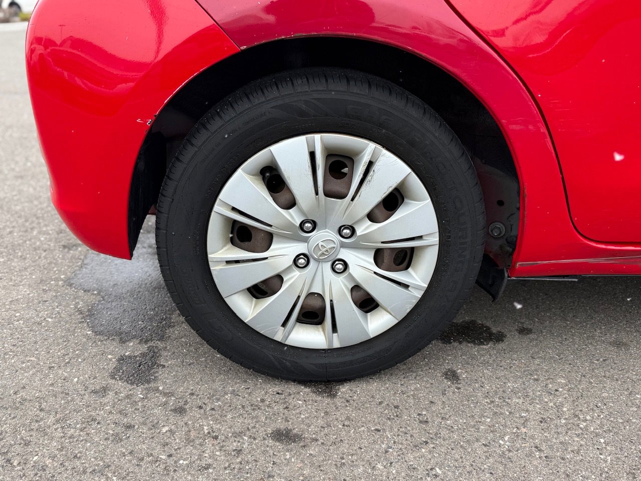 Used 2013 Toyota Yaris LE image 52