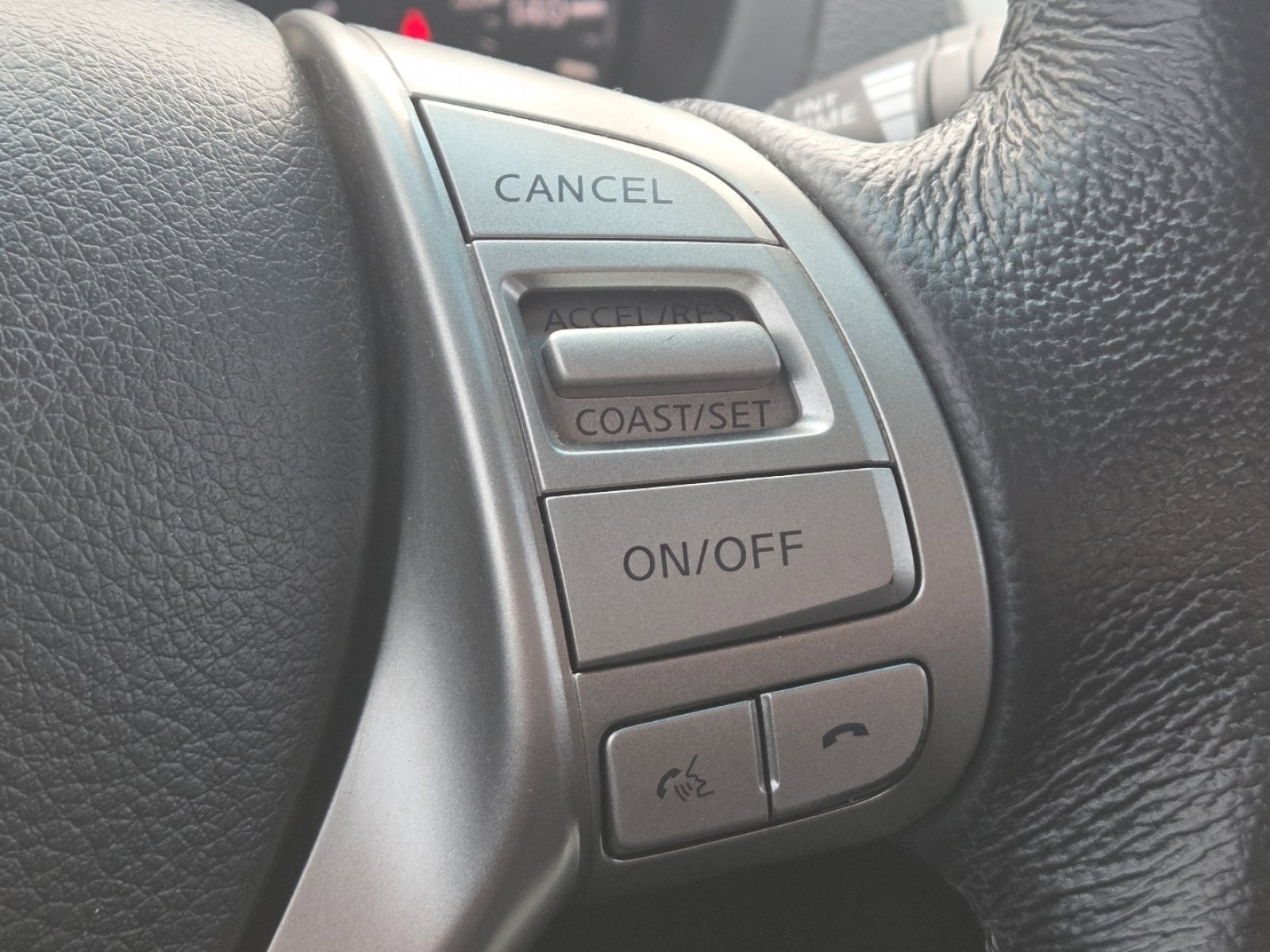 Used 2013 Nissan Altima 2.5 SL w/ 2.5 Moonroof Pkg FWD image 8