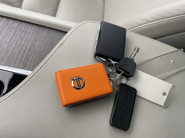 Used 2023 Volvo XC90 B6 Core w/ Climate Package image 32