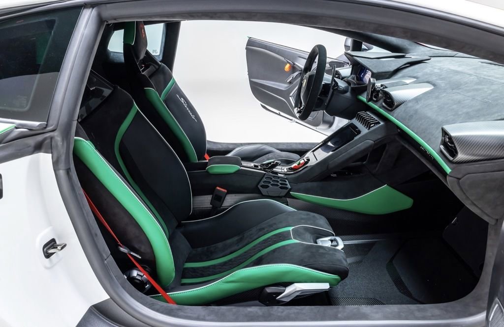 Used 2024 Lamborghini Huracan Sterrato AWD/4WD image 37