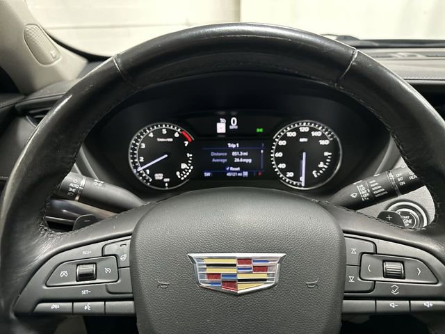 Used 2019 Cadillac XT4 Luxury w/ Cold Weather Package image 10