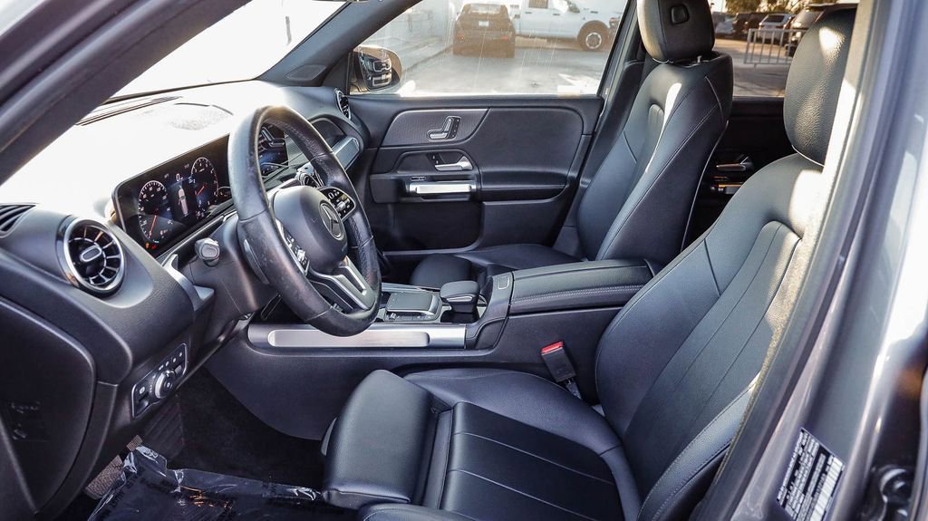 Used 2021 Mercedes-Benz GLB 250 4MATIC image 21