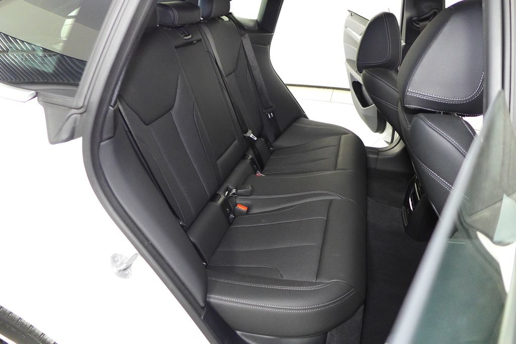 Used 2025 BMW i4 eDrive40 w/ Premium Package RWD image 20
