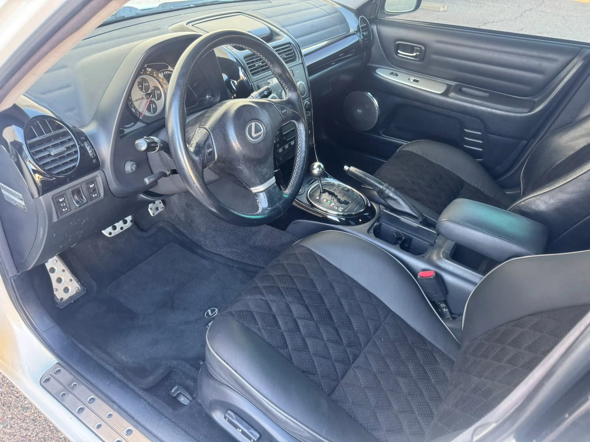 Used 2004 Lexus IS 300 image 10