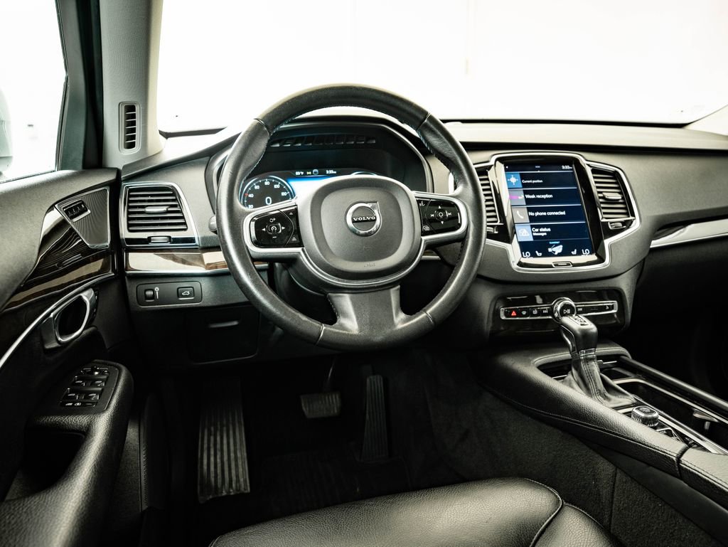 Used 2018 Volvo XC90 T6 Momentum w/ Momentum Plus Package AWD/4WD image 32