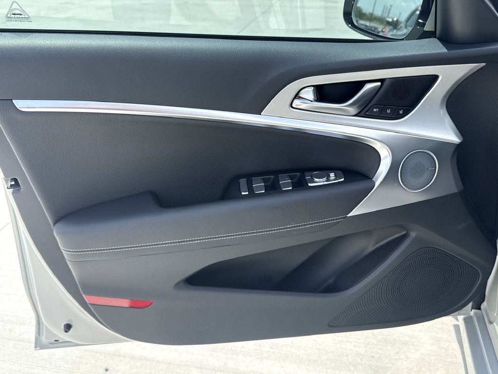 Used 2026 Genesis G70 2.5T Prestige RWD image 9