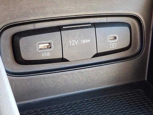 Certified 2024 Hyundai Venue SEL image 23