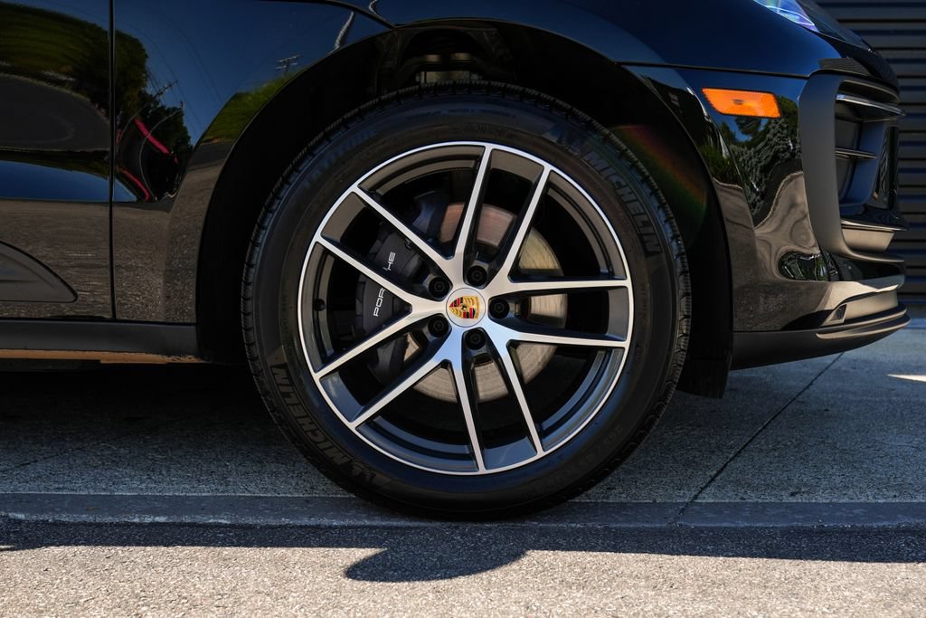 Certified 2026 Porsche Macan AWD/4WD image 38