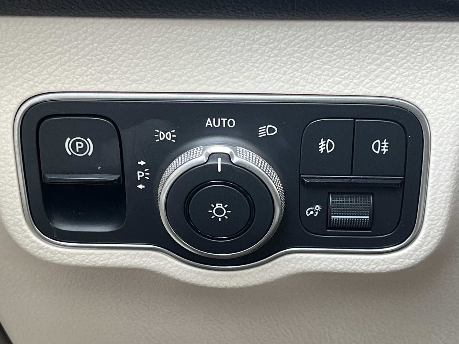 Certified 2025 Mercedes-Benz GLB 250 image 25