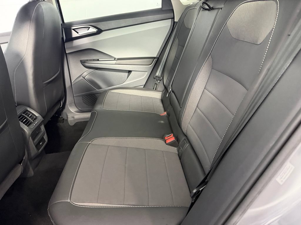 Used 2023 Volkswagen Taos SE w/ Panoramic Sunroof Package FWD image 27