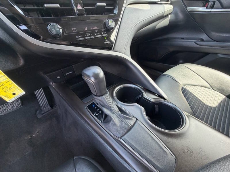 Used 2021 Toyota Camry SE FWD image 17