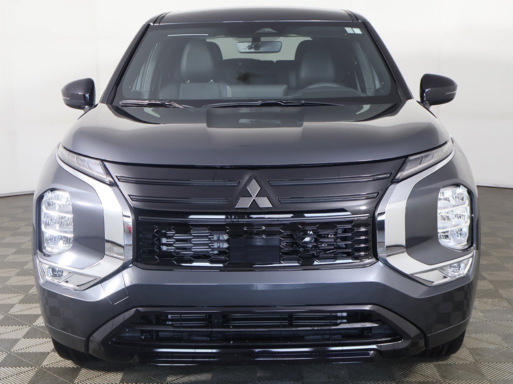 New 2026 Mitsubishi Outlander LE FWD image 13