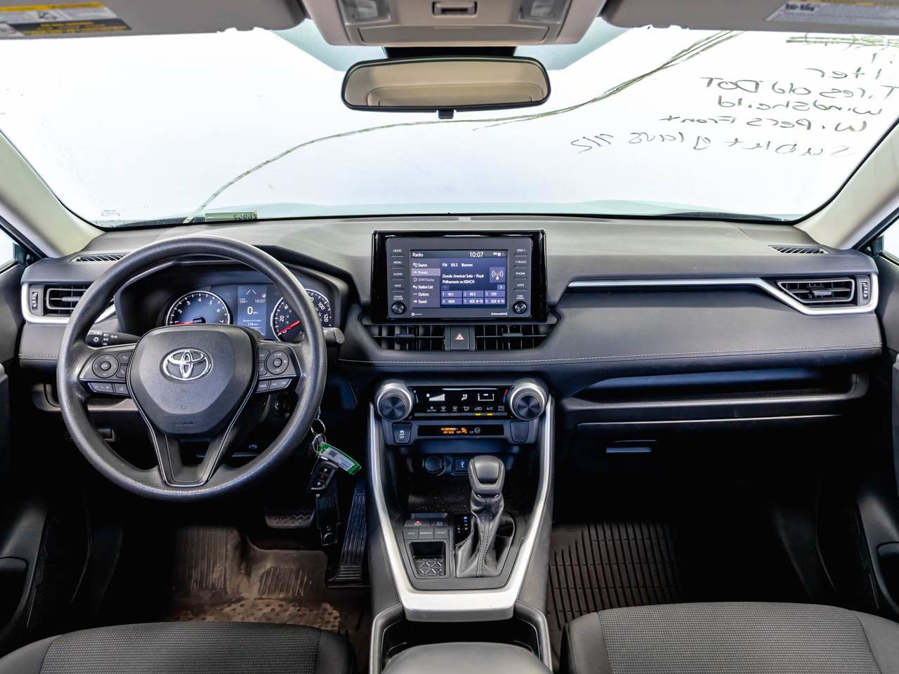 Used 2021 Toyota RAV4 LE FWD image 11