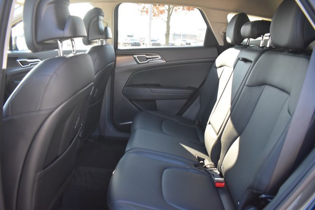 Used 2025 Kia Sportage EX image 15