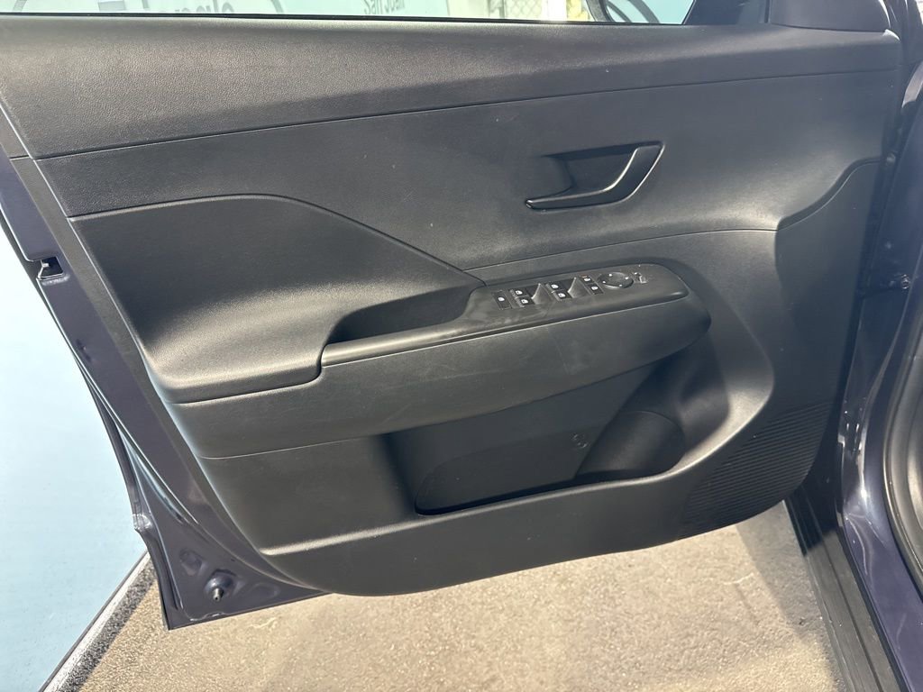 Used 2025 Hyundai Kona SEL FWD image 31