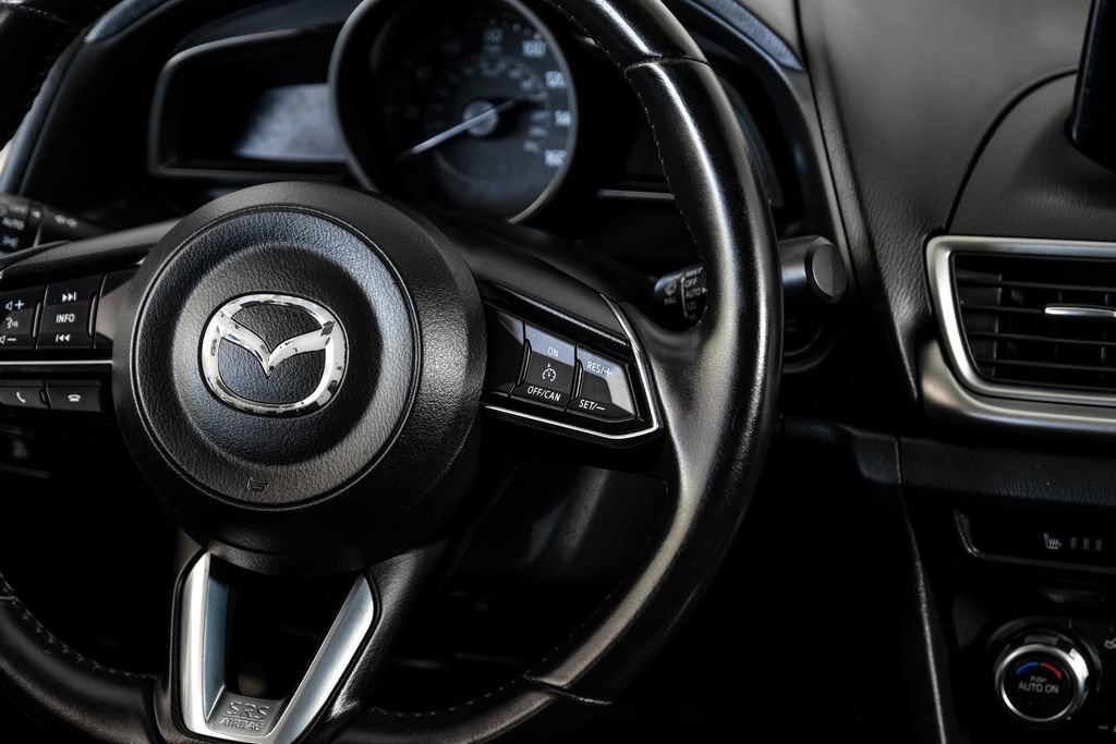 Used 2018 MAZDA MAZDA3 Touring FWD image 14