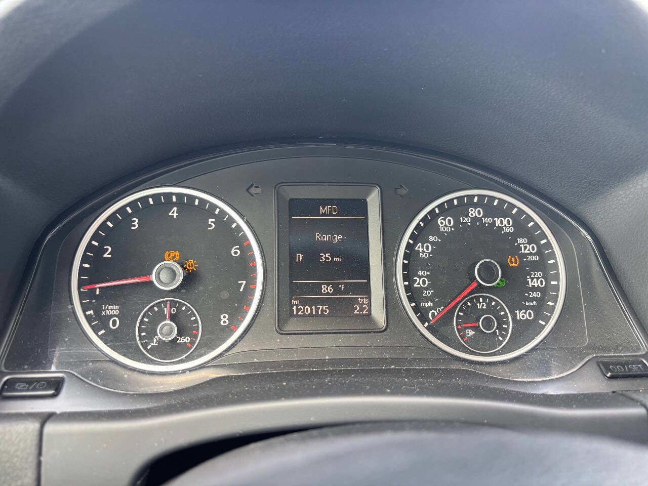 Used 2016 Volkswagen Tiguan S image 25