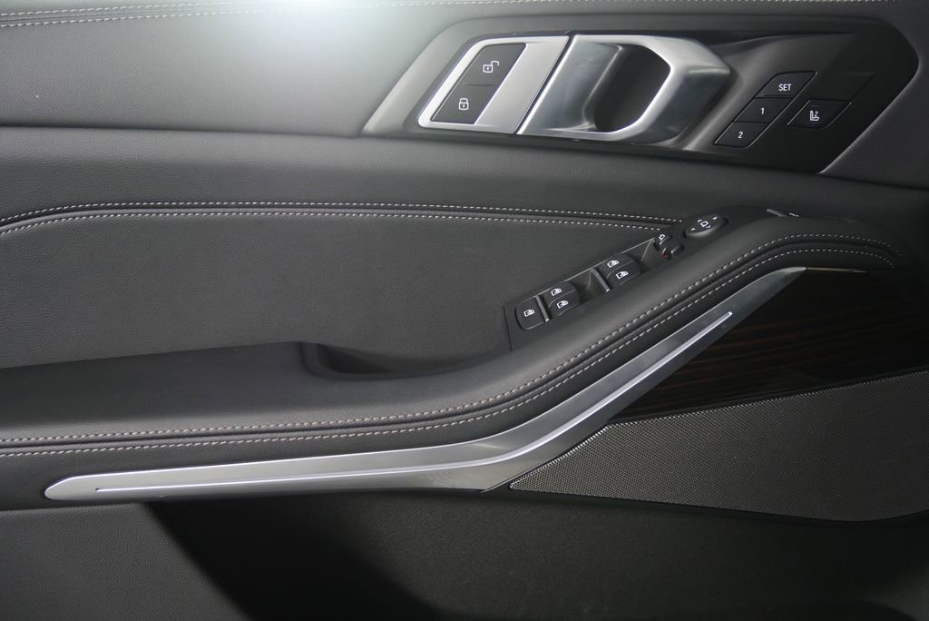 Certified 2025 BMW X5 xDrive40i image 8