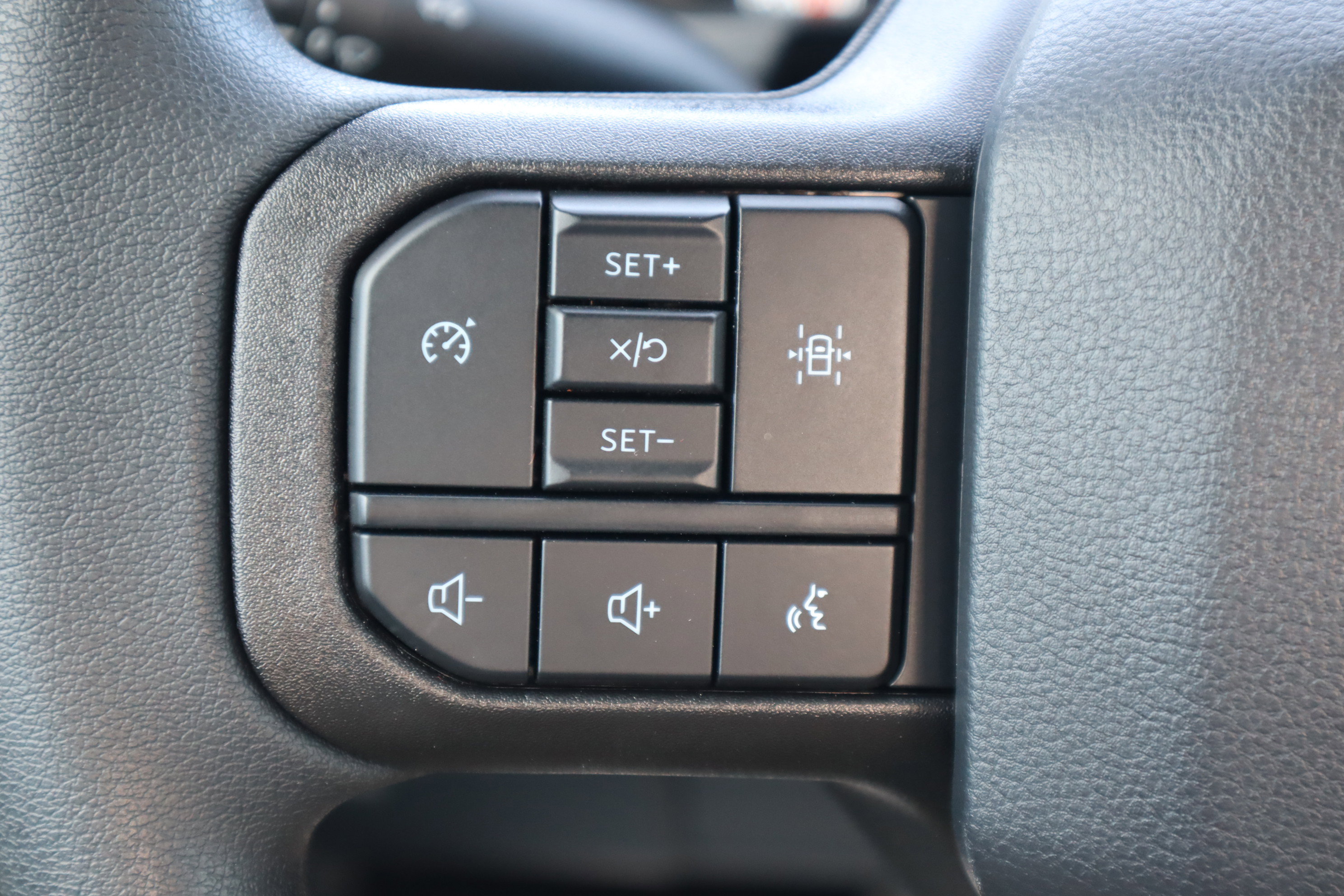 New 2025 Ford F150 XL w/ Equipment Group 103A High image 18