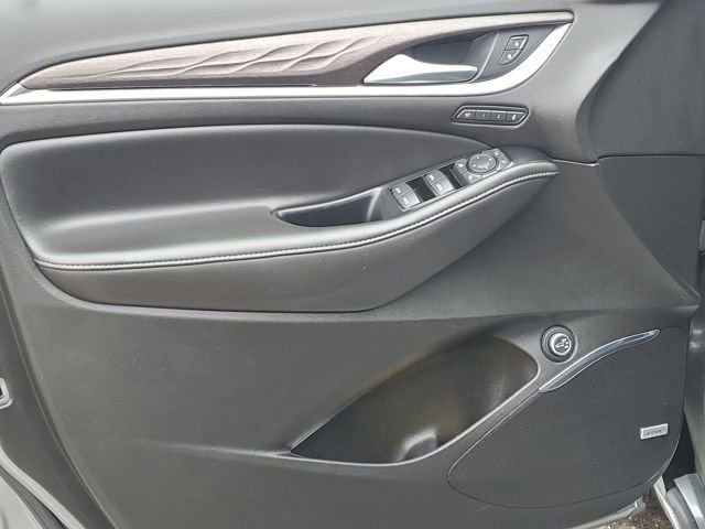 Used 2023 Buick Enclave Avenir w/ Avenir Technology Package AWD/4WD image 29