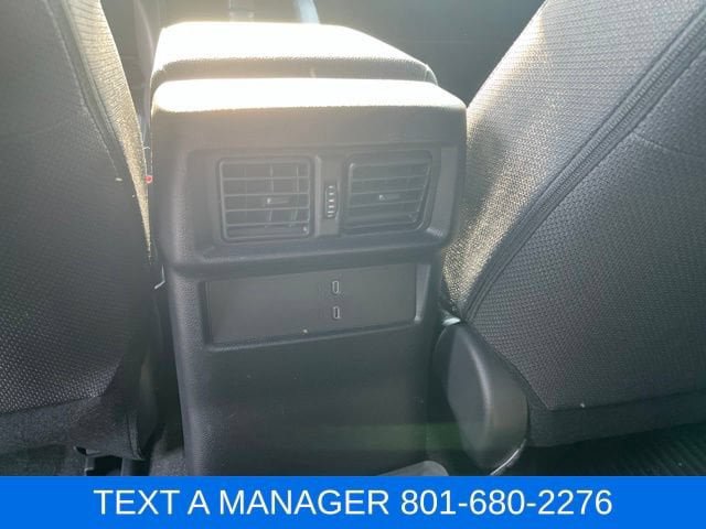 Used 2025 Toyota 4Runner SR5 AWD/4WD image 33