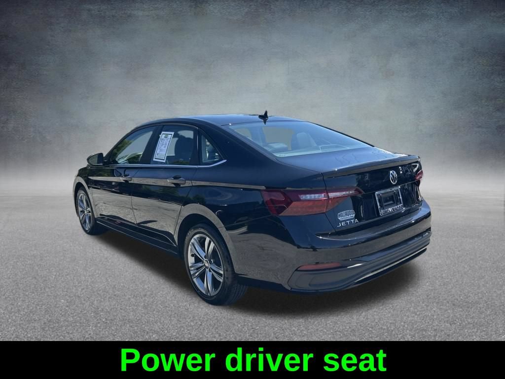 Used 2024 Volkswagen Jetta SE FWD image 7