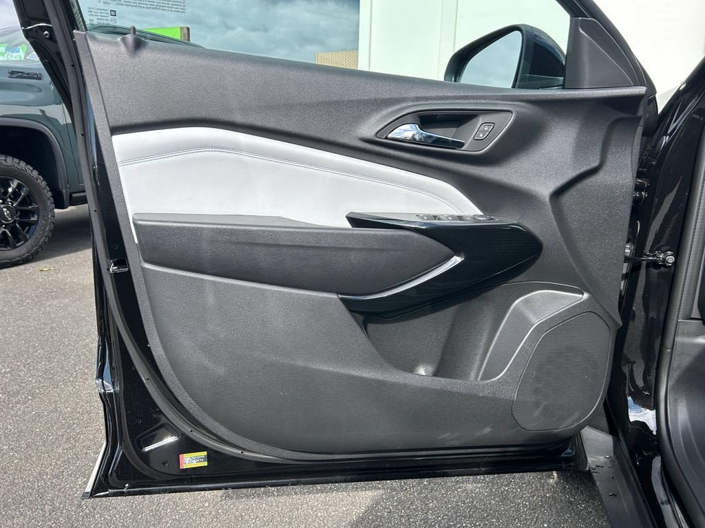 New 2026 Chevrolet Trax LT w/ LT Convenience Package FWD image 20