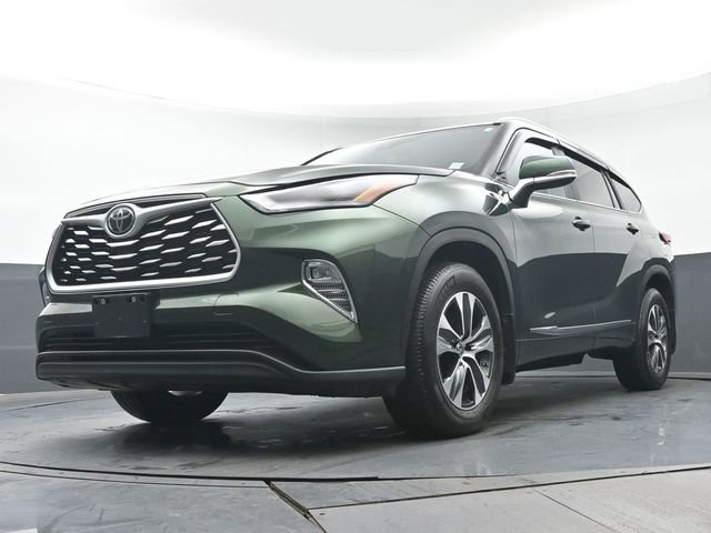 Certified 2023 Toyota Highlander XLE image 37