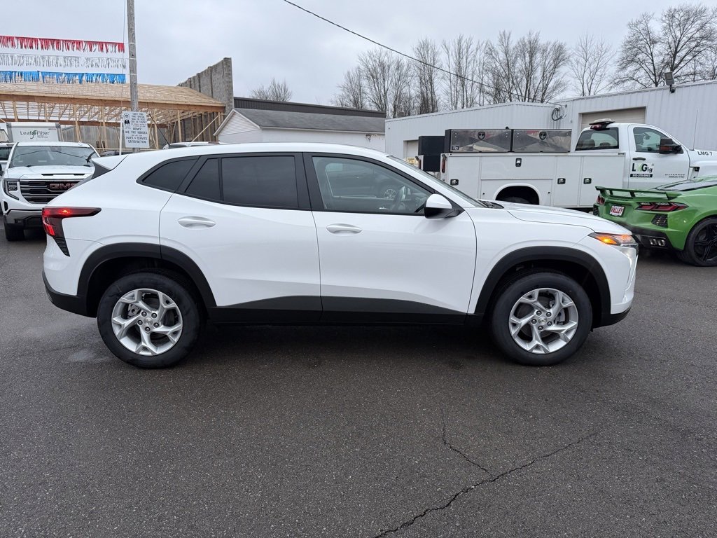 New 2026 Chevrolet Trax LS w/ LS Convenience Package image 2