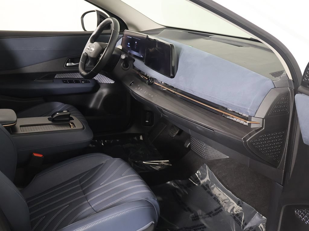 Used 2024 Nissan Ariya AWD image 29