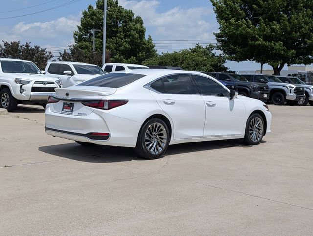 Used 2025 Lexus ES 300h Ultra Luxury FWD image 6