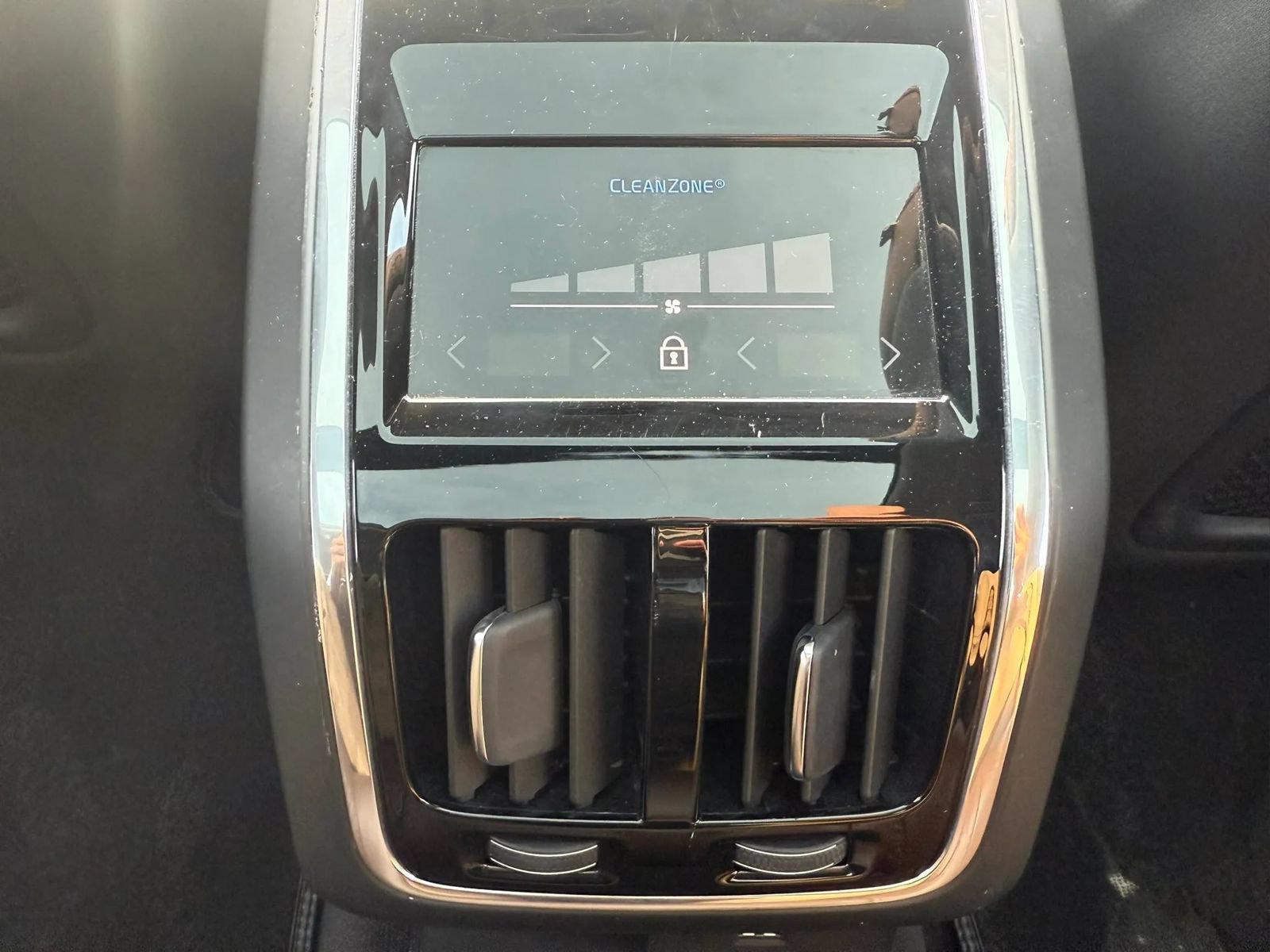 Used 2018 Volvo S90 T6 Inscription w/ Convenience Package AWD/4WD image 23