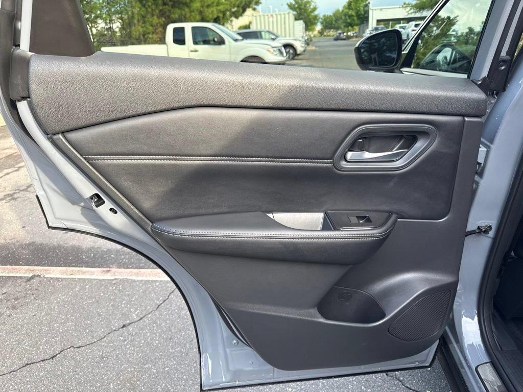 Certified 2026 Nissan Rogue Dark Armor FWD image 27