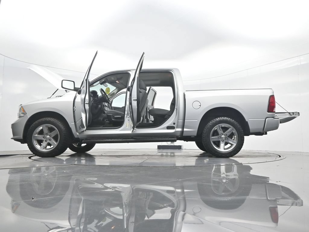 Used 2017 RAM 1500 Express AWD/4WD image 44