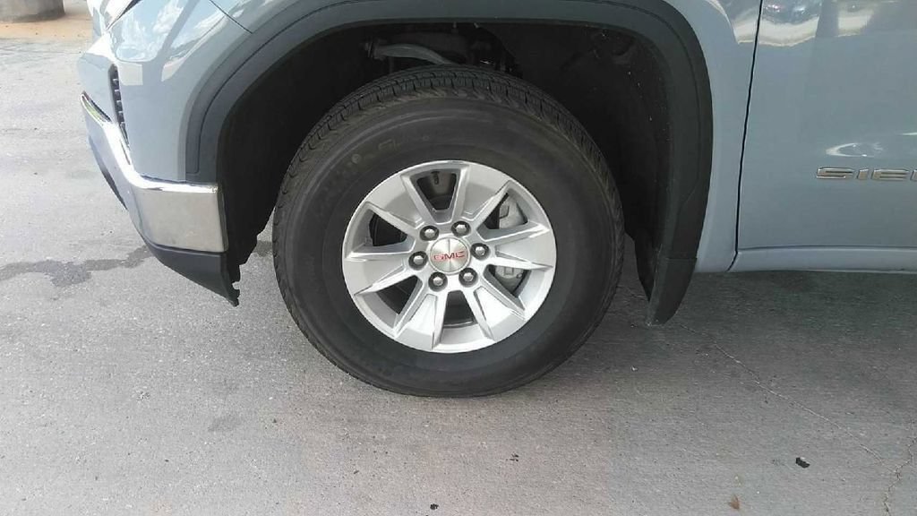 Used 2024 GMC Sierra 1500 SLE RWD image 2
