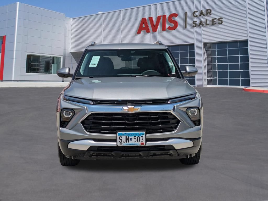 Used 2025 Chevrolet TrailBlazer LT AWD/4WD image 2