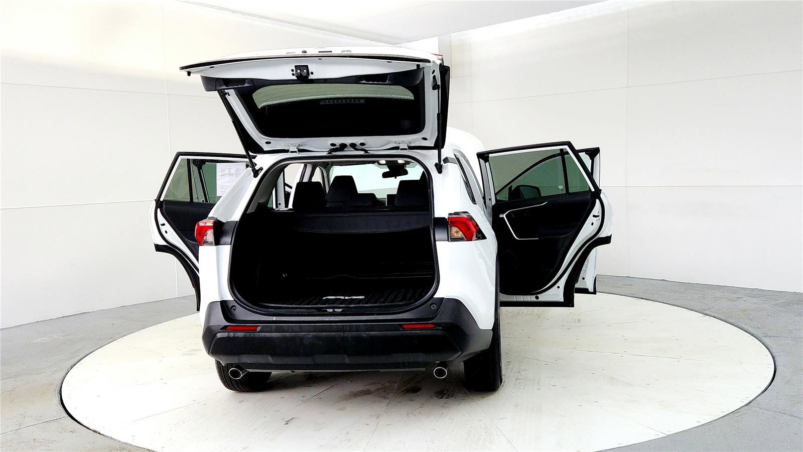 Used 2023 Toyota RAV4 LE image 11